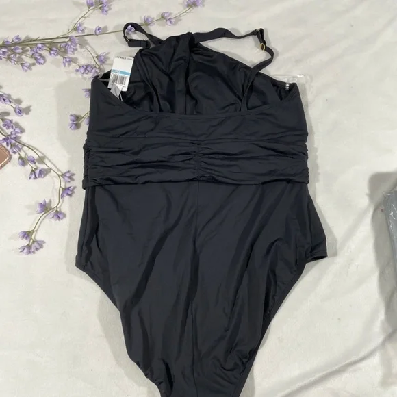 NWT Bleu by Rod Beattie [ 20W ] Urban Goddess‎ Keyhole One-Piece Swimsuit